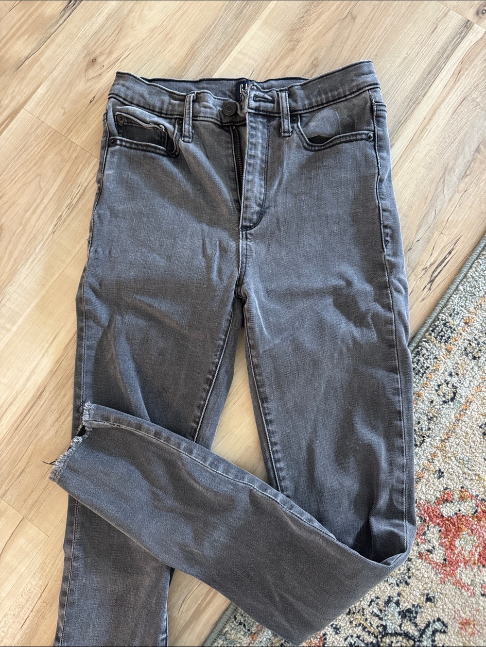 GAP Women's Gray Skinny Jeans